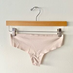 NEW Secret Possessions Seamless Nude Thongs (Pack of 3)